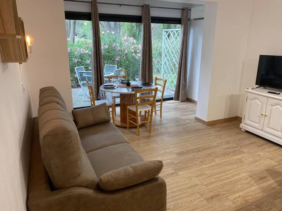 Appartement Residence Vacances Amandier Arles Exteriör bild