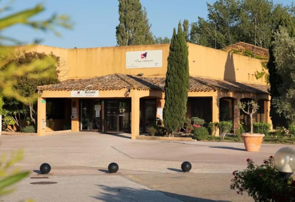 Appartement Residence Vacances Amandier Arles Exteriör bild